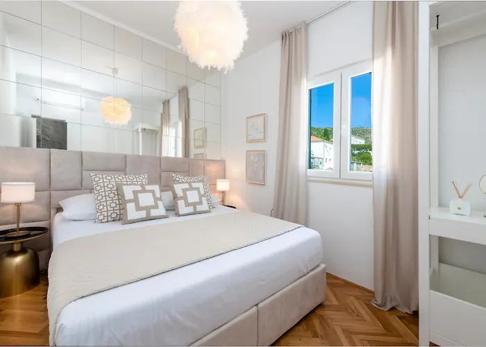 Maria - Exclusive Privacy